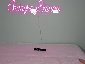 webcam girl jeangreybianca live cam image #3718340