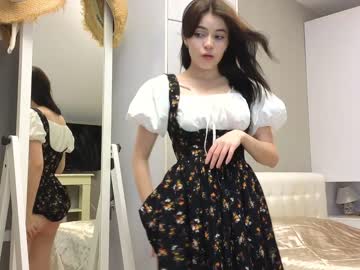 webcam girl kr1stinarrow live cam image #5292448