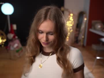 webcam girl chillwithkira live cam image #3412629
