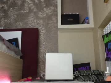 webcam girl queenelia live cam image #5705133