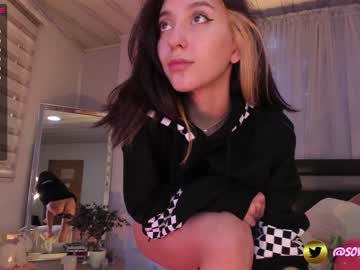 webcam girl maxinegh_ live cam image #1265505
