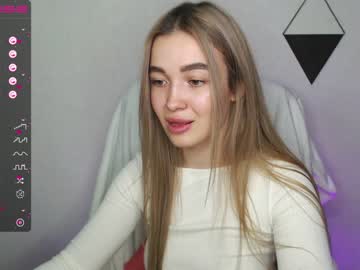 webcam girl yourvirusqueen_ live cam image #2229937