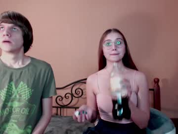 webcam couple alice_and_james live cam image #632287