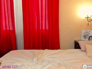 webcam girl foxhilary live cam image #1240801