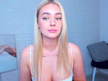 webcam girl 8a8y_nura live cam image #1692905