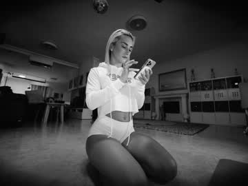 webcam girl hannahjames710 live cam image #2619979