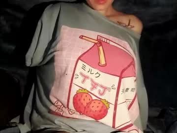 webcam girl lilly49547 live cam image #7058918