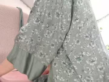 webcam girl taralanes live cam image #3867522