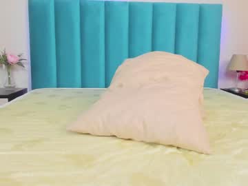 webcam girl kaylaa_fox live cam image #3588124