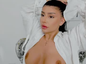 webcam girl moniqueeass live cam image #6537746