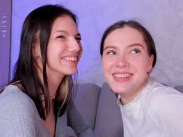 webcam couple lillycaitlin live cam image #5746802