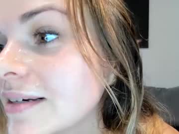 webcam girl sweetlexxxy19 live cam image #2804312