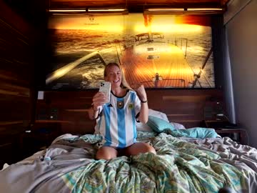 webcam couple blondefoxsilverfox live cam image #4145409