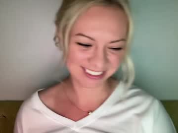 webcam girl kiradivine live cam image #4377145
