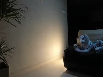 webcam girl sofiaandwonderland live cam image #2638052