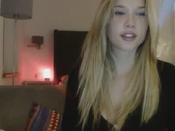 webcam girl bitter_moon live cam image #3225306