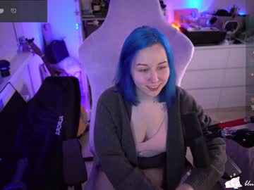 webcam girl blue_mooncat live cam image #6604682