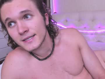 webcam couple santiago_and_lana live cam image #5172007