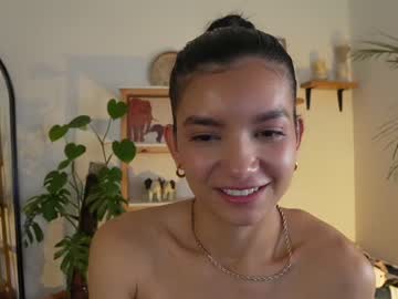 webcam girl urcutelinda live cam image #6533770