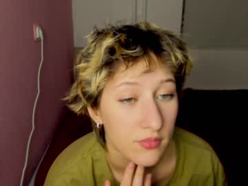 webcam girl adellqueen live cam image #2545817