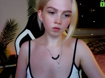 webcam girl small_blondee live cam image #4894848