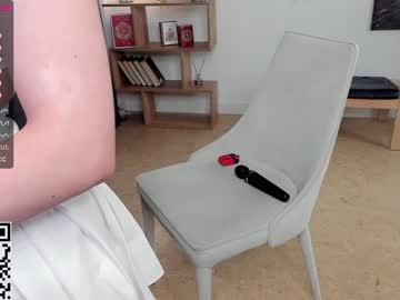 webcam girl a_whole_eternity live cam image #6332937
