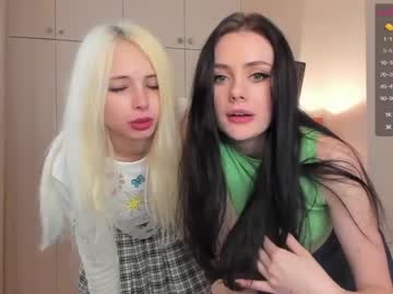 webcam couple alisareal live cam image #3767217