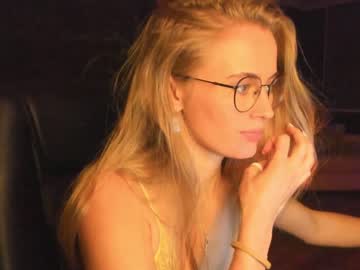 webcam girl linellali live cam image #3016857