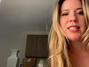 webcam girl chitowngal11 live cam image #3228739