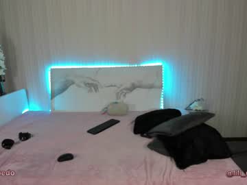 webcam girl lili_and_niki live cam image #2552417
