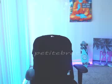 webcam girl petitebrat live cam image #583392