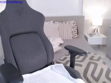 webcam girl smileyouarehere live cam image #6684439