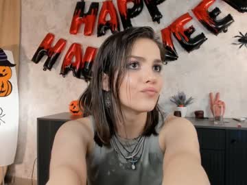 webcam couple emiliacourtney live cam image #5633039