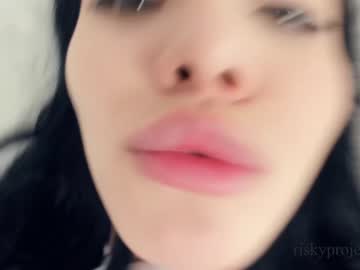 webcam girl riskyproject live cam image #5020155