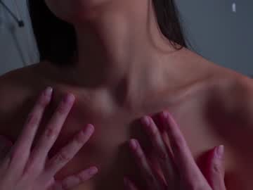 webcam girl houseofkei live cam image #1861952