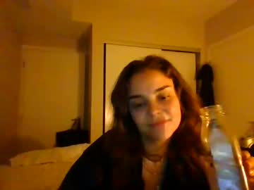 webcam girl mia_m_xox live cam image #7032590