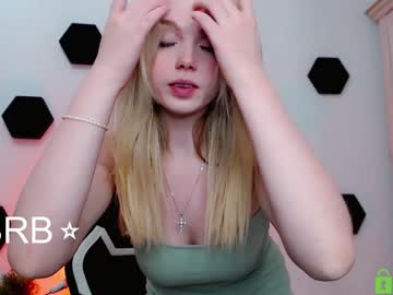 webcam girl small_blondee live cam image #4717435