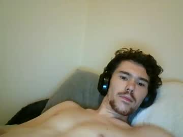 webcam man manwithaweapon live cam image #272931