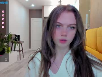 webcam girl small_blondee live cam image #2722220