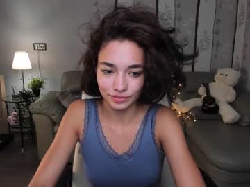 webcam girl ella_flare live cam image #2716724