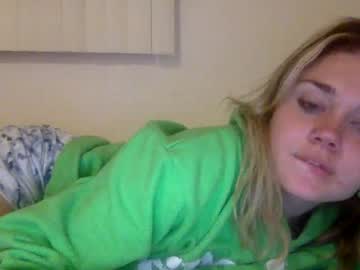 webcam girl cassidyyqueen live cam image #4372994