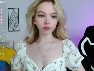 webcam girl small_blondee live cam image #3868429