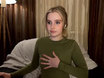 webcam girl cute_siberian_girl live cam image #6892619