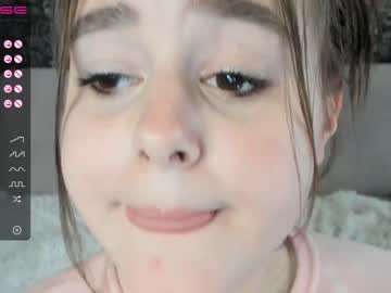webcam girl emilia_me live cam image #1306641