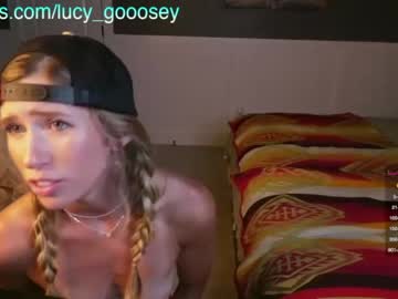 webcam girl lucy_gooosey live cam image #4729807