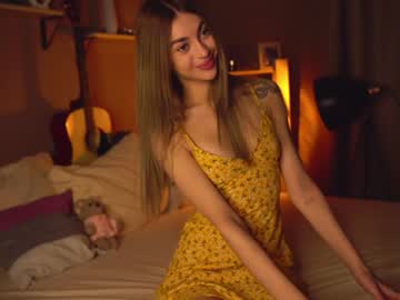webcam girl cuteelsa_ live cam image #5985159