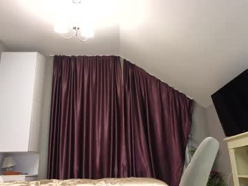 webcam girl kr1stinarrow live cam image #5343668