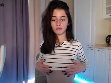 webcam girl kate_lewis live cam image #2861918