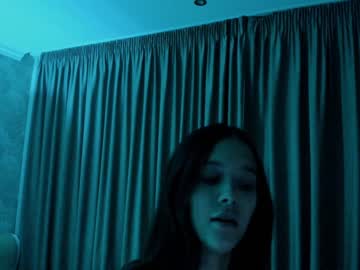 webcam girl emilybatee live cam image #5335121