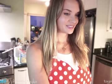 webcam girl phoenix_taylor live cam image #3212216